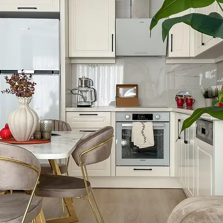 Qoople Elite 4 Elize Premium Location Near Kleopatra